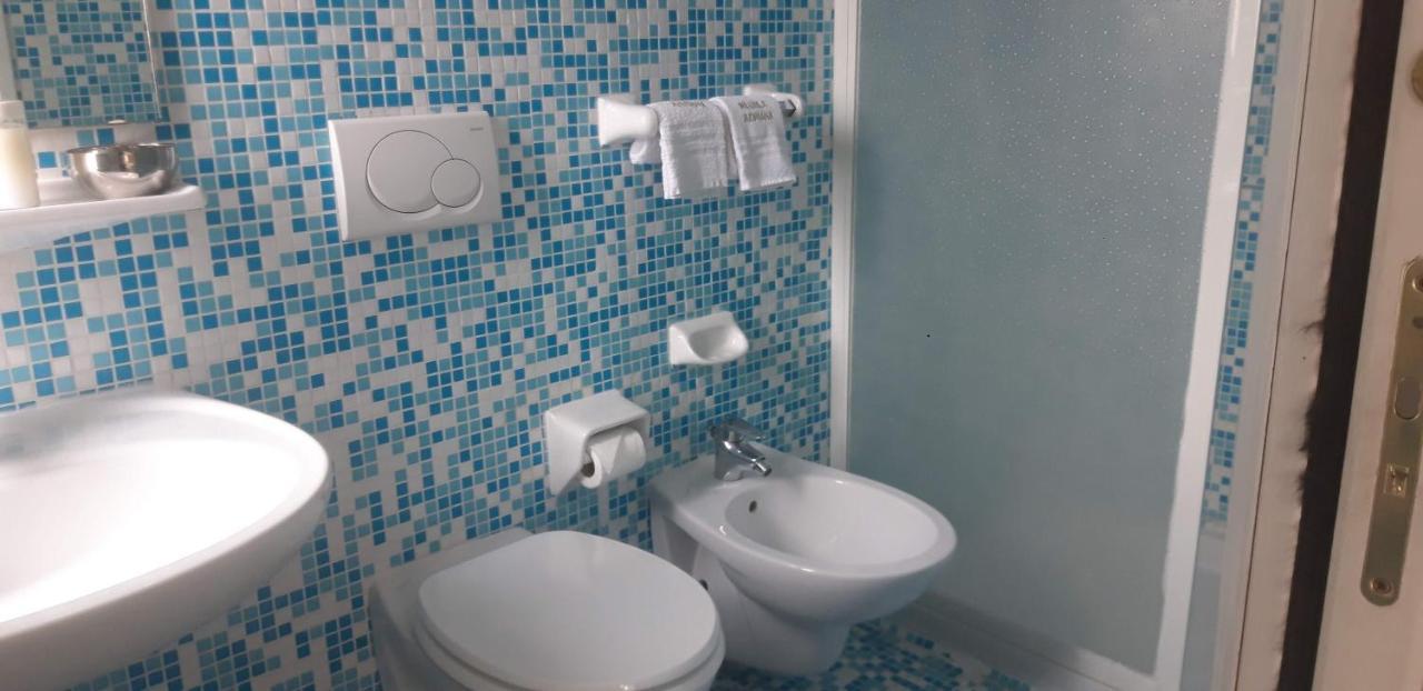 Vegan B&B Meuble Adriana Sirmione Bagian luar foto