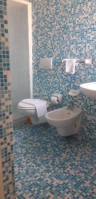 Vegan B&B Meuble Adriana Sirmione Bagian luar foto